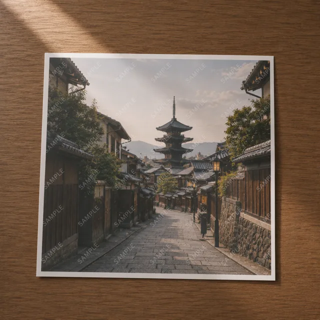 石畳の坂と五重塔